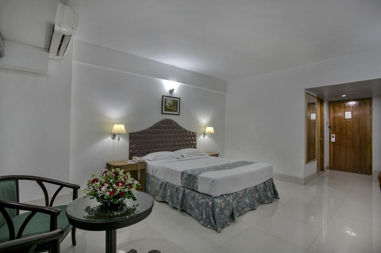 Hotel Purbani International Ltd. Dhaka Extérieur photo