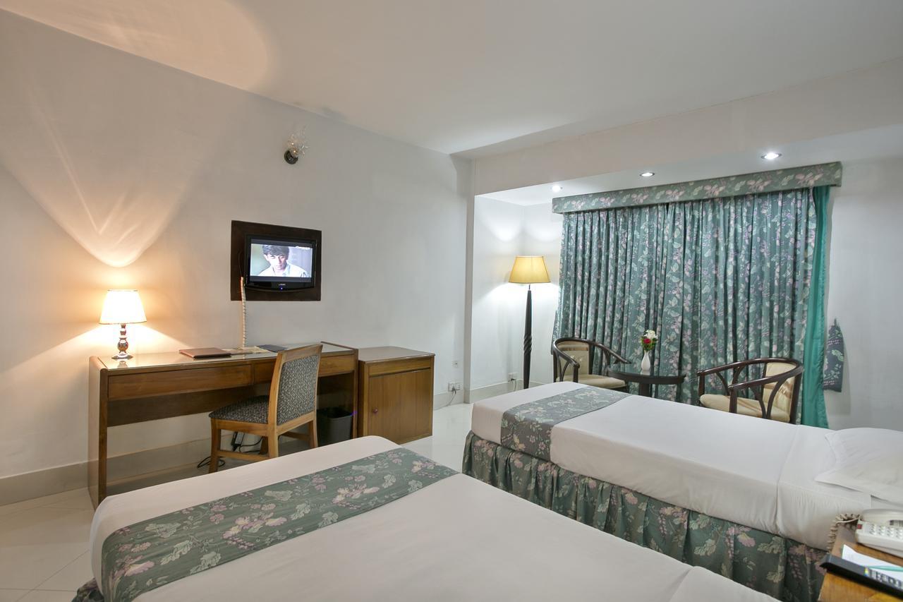Hotel Purbani International Ltd. Dhaka Extérieur photo