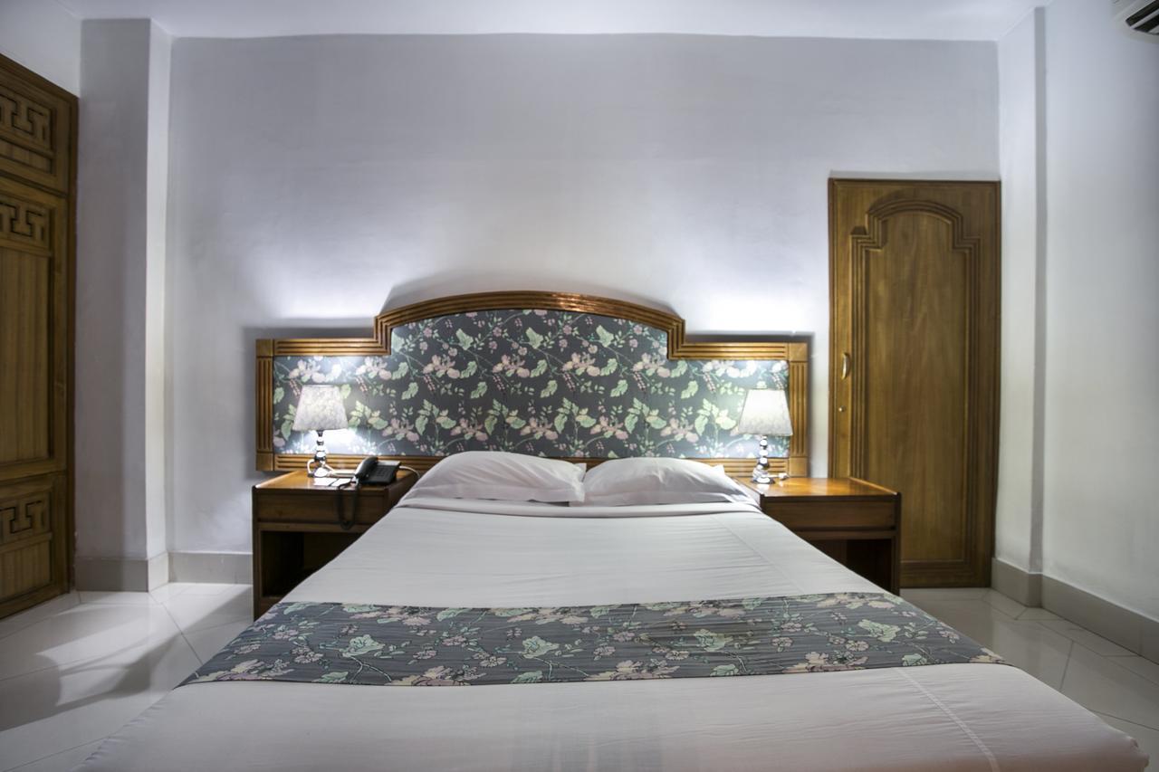 Hotel Purbani International Ltd. Dhaka Extérieur photo